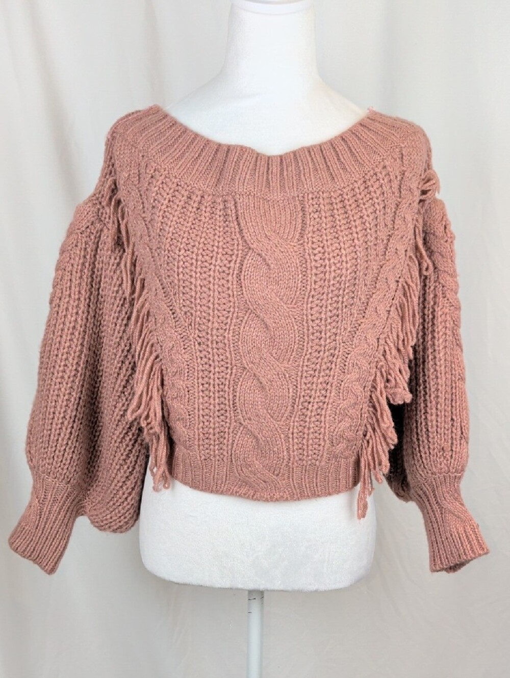 🖤 Blue Blush Pink Cable Knit Fringe Cropped Sweater Medium NWOT 🖤